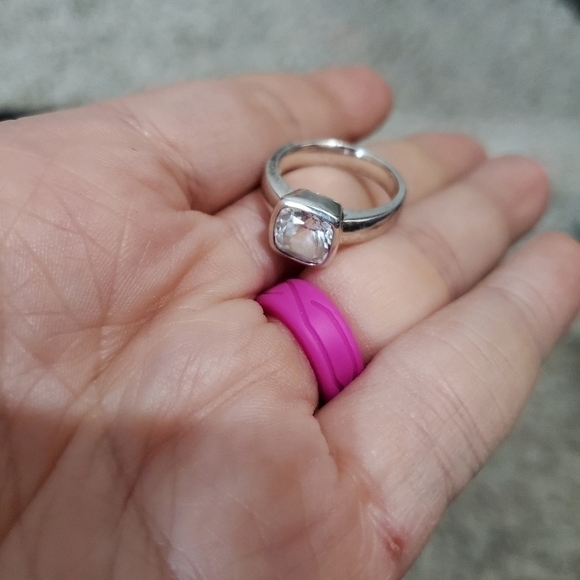 Silver and Clear Ring with 925 Marking on Inside - Picture 8 of 11